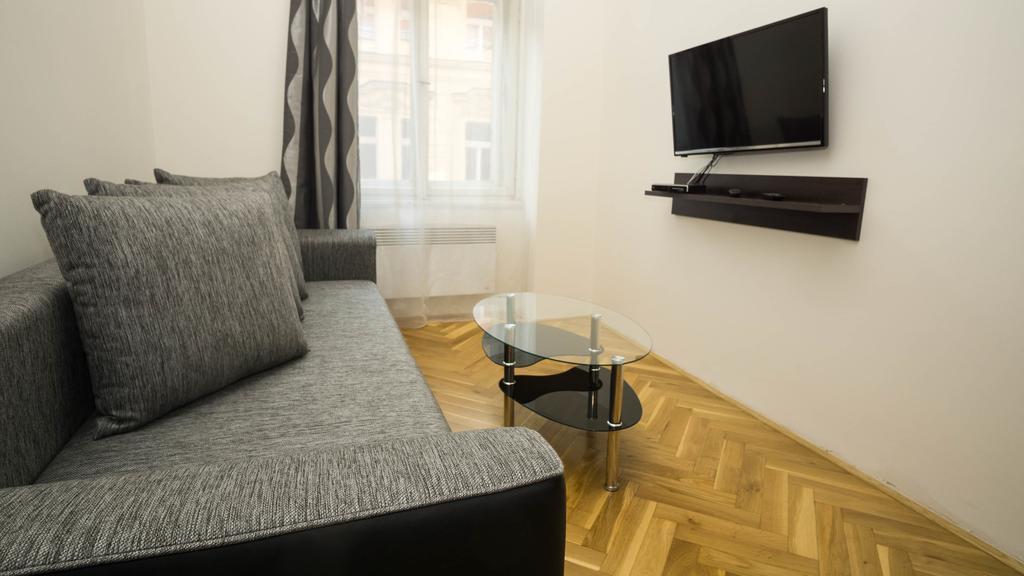 Black & White By Wenceslas Square And Muzeum Appartement